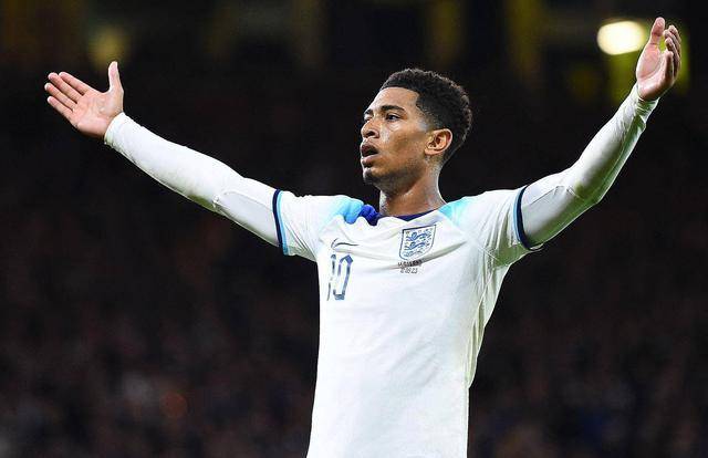 亨乔兹表态，金球奖竞争激烈，贝林厄姆领先卡瓦哈尔